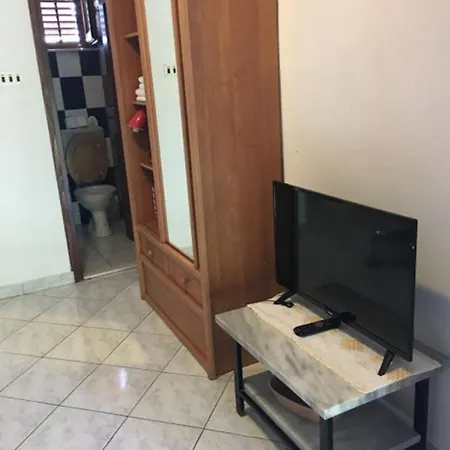 Apartment Andy Sukošan