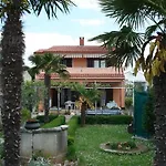 Andy Daire *